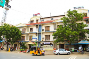  Hotel Suriyapriya  Куддалор